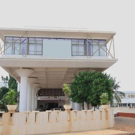The Hans Hotel Hubli Bagian luar foto