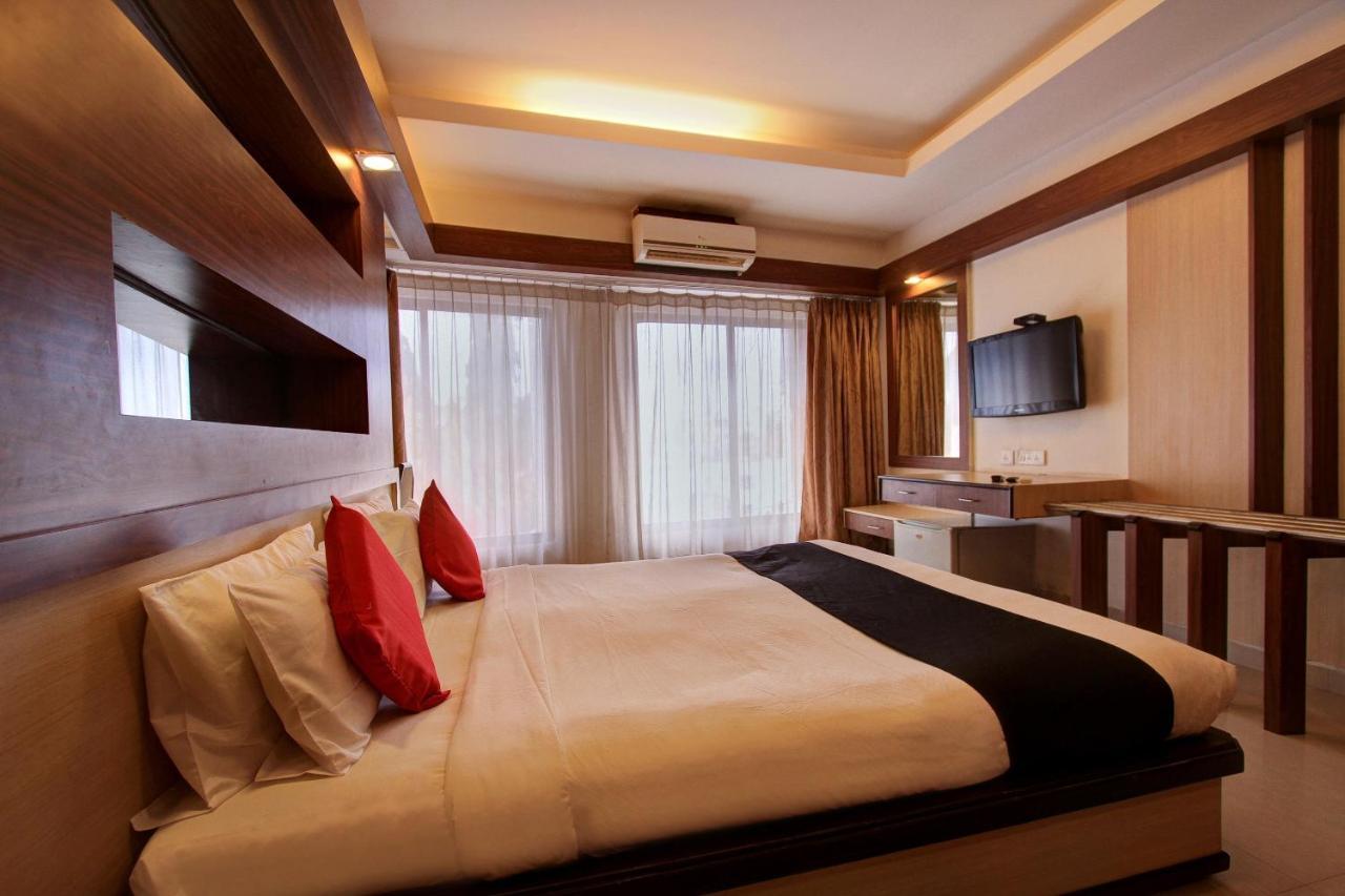 The Hans Hotel Hubli Bagian luar foto