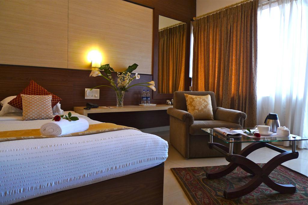 The Hans Hotel Hubli Ruang foto