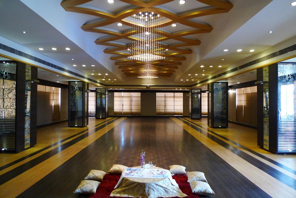 The Hans Hotel Hubli Bagian luar foto
