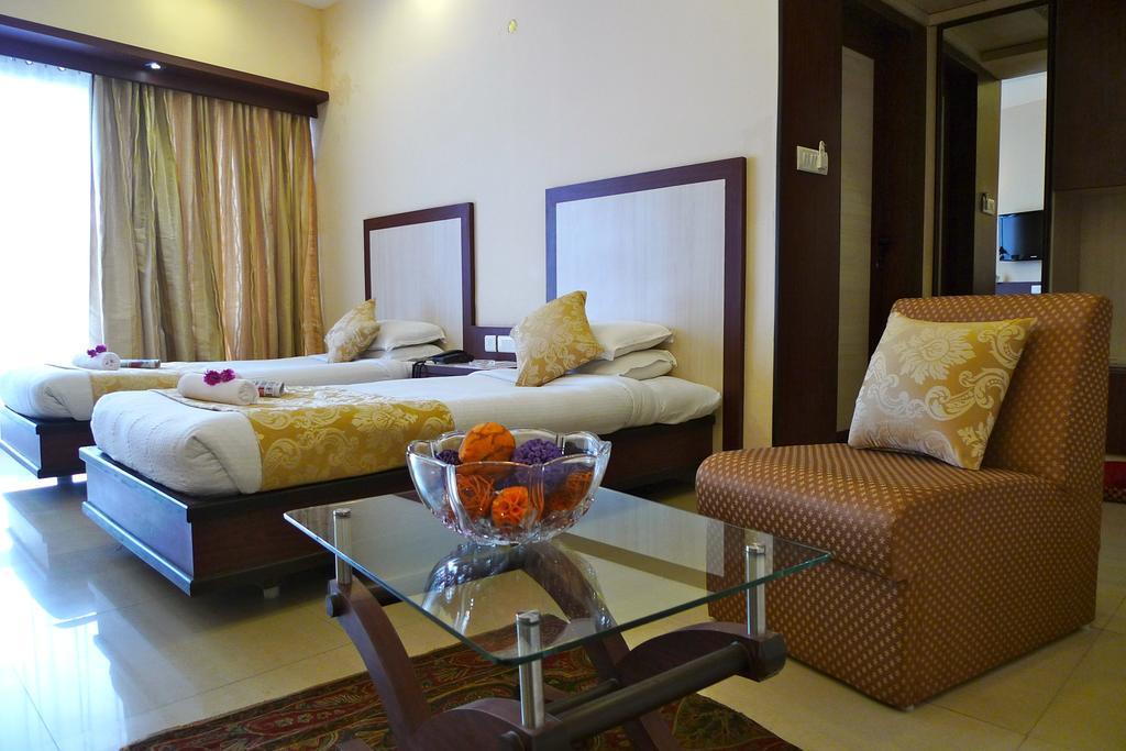 The Hans Hotel Hubli Ruang foto