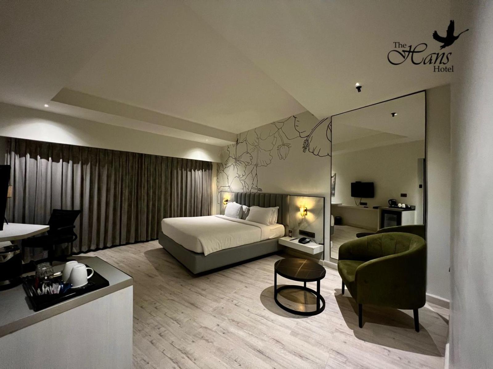 The Hans Hotel Hubli Bagian luar foto