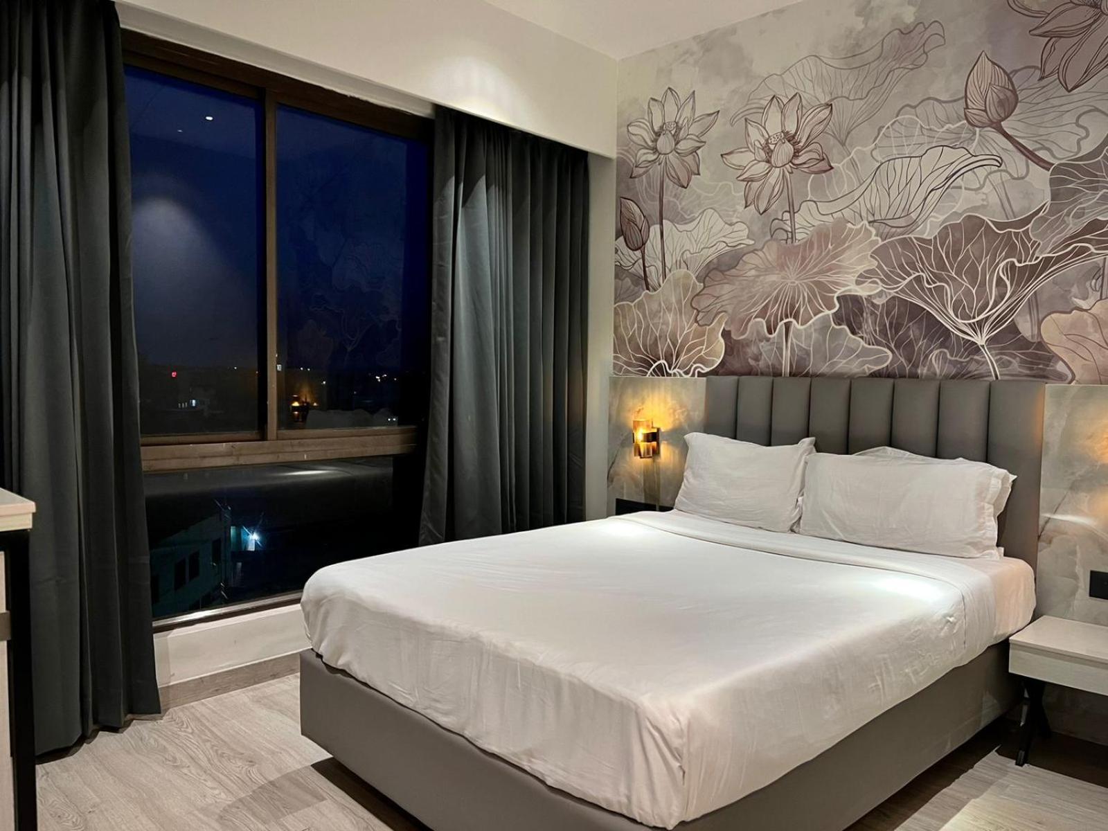 The Hans Hotel Hubli Bagian luar foto