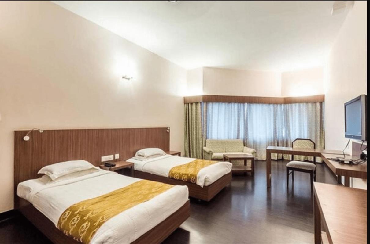 The Hans Hotel Hubli Bagian luar foto