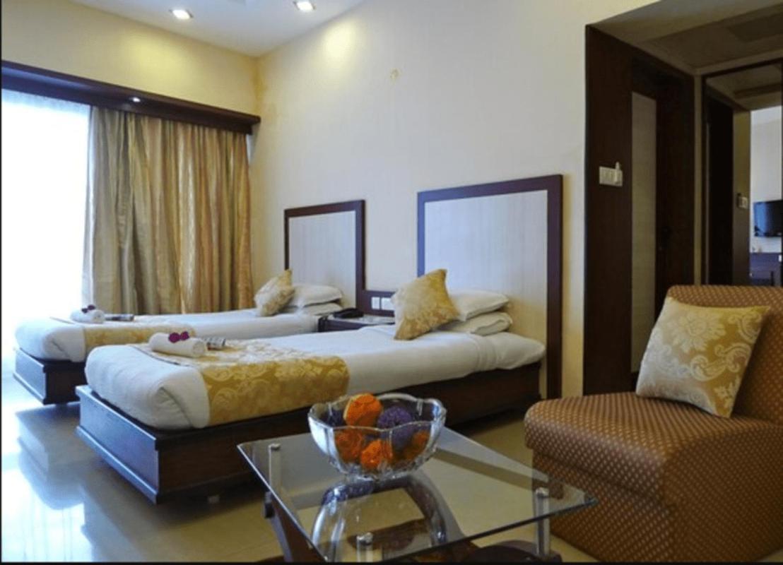 The Hans Hotel Hubli Bagian luar foto