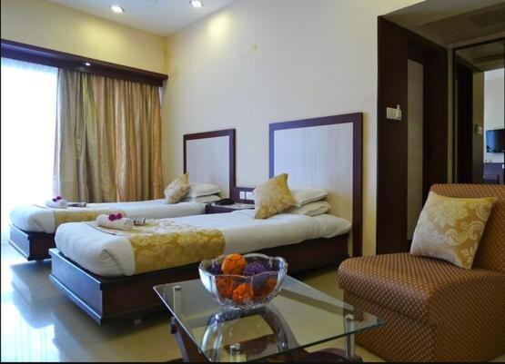 The Hans Hotel Hubli Bagian luar foto